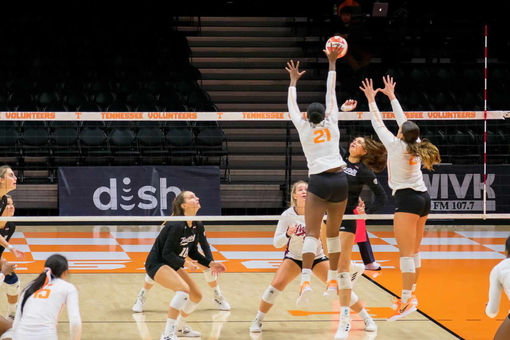 volleyvstexasAM (4 of 19).jpg
